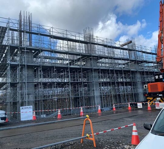 鳶職　現場　足場